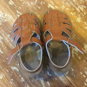 Boys size 7 Sun-San Sandals